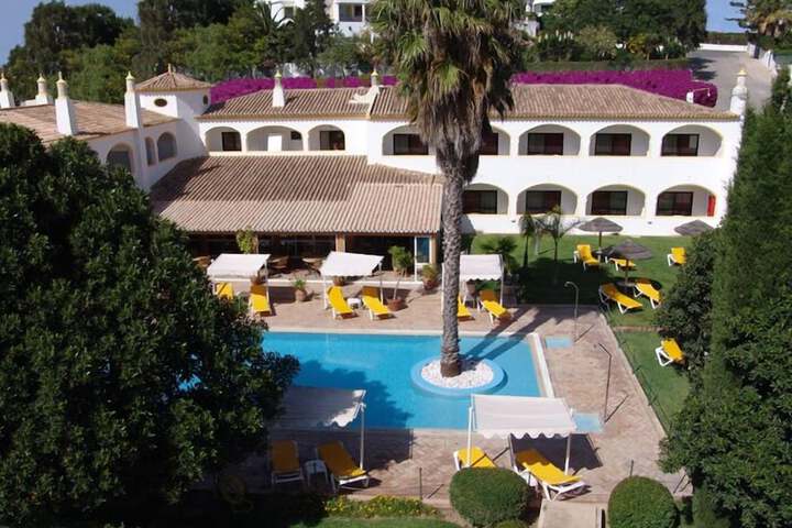 Pool Hotel