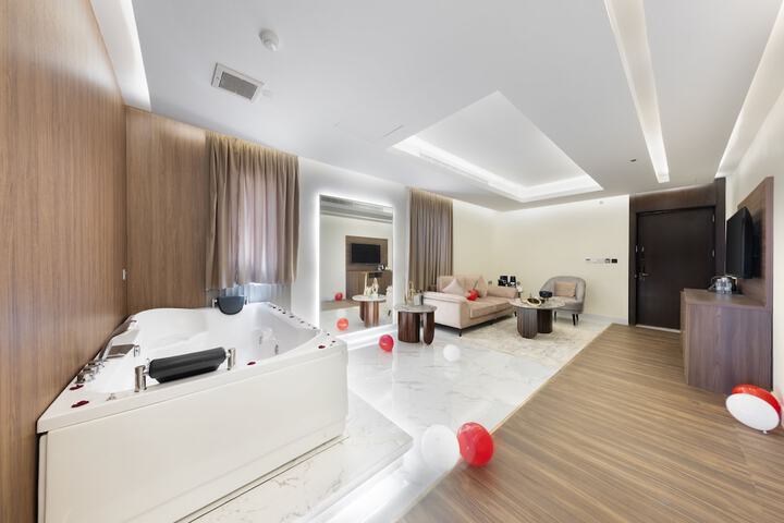 Room 9 of 16
