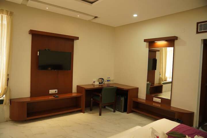 Room 9 of 46