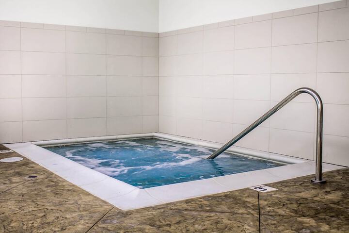 Pool image of Comfort Suites Hartville - North Canton