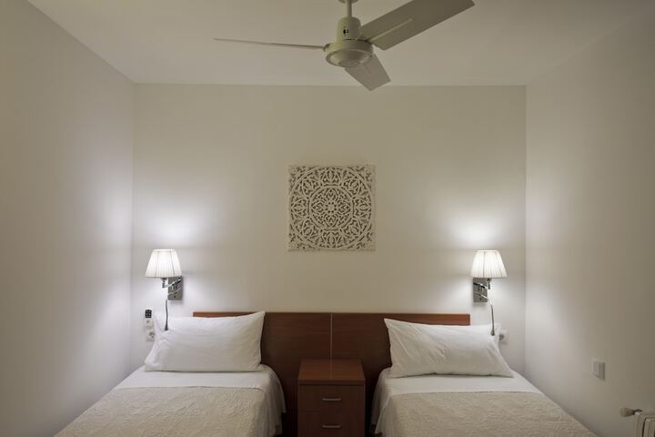 Room 6 of 43