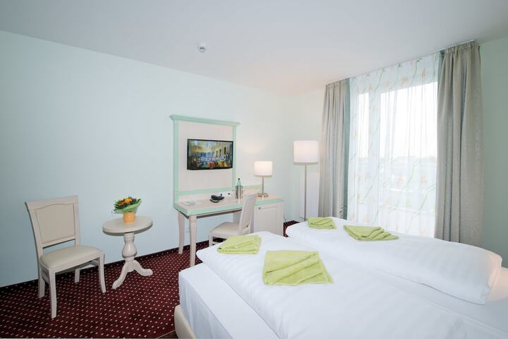 Room 5 of 42