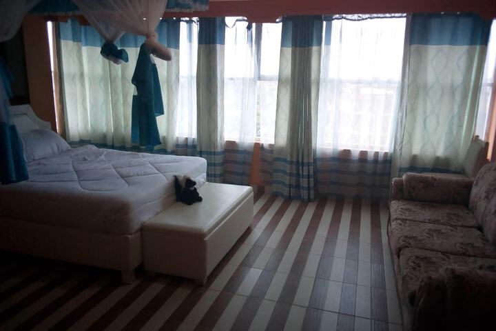 Room 5 of 73
