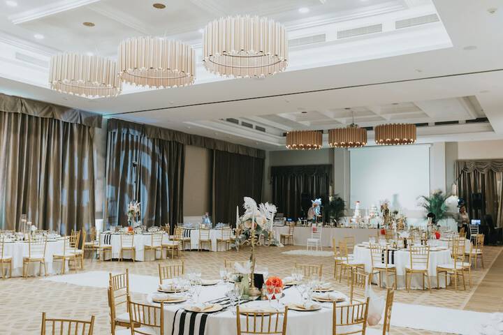Ballroom/Hall 219 of 276