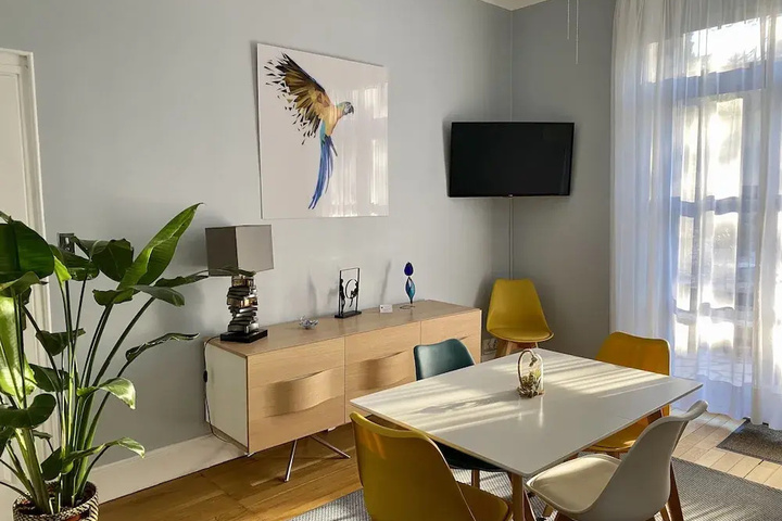 Room 3 of 18