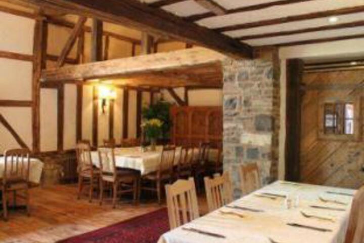 Dining 4 of 5