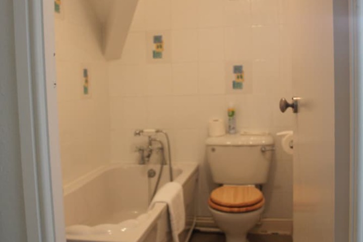 Room 15 of 50