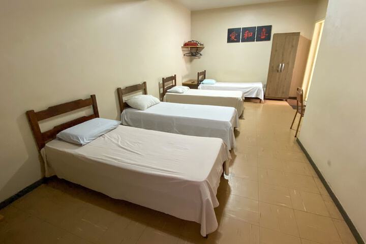 Room 13 of 32