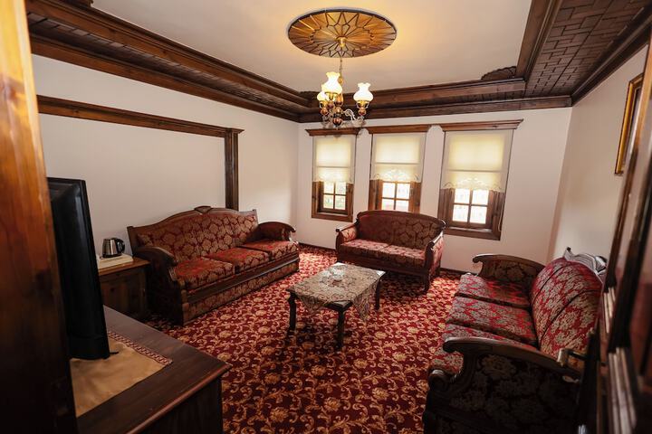 Room 18 of 53