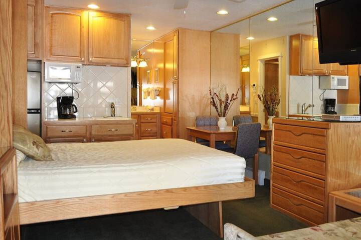 Room 6 of 22