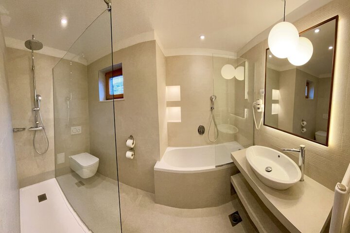 Room 32 of 57