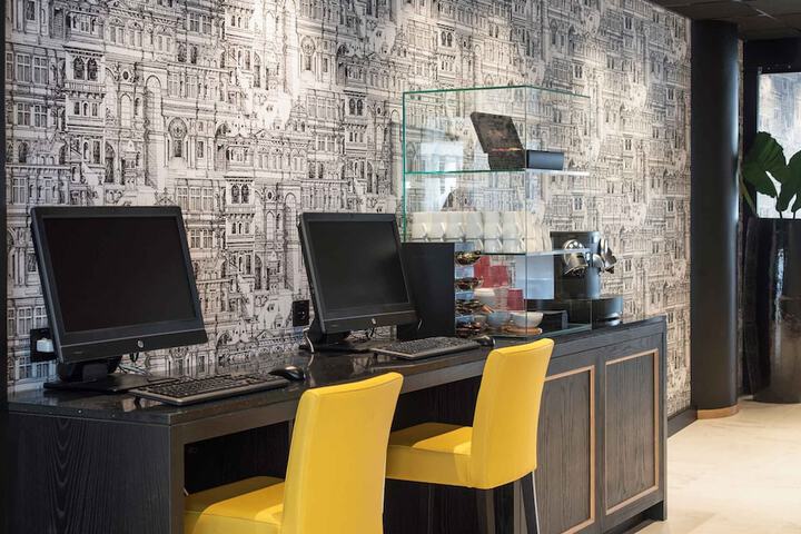 Guest Lobby