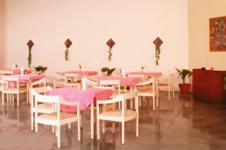 Dining 5 of 7