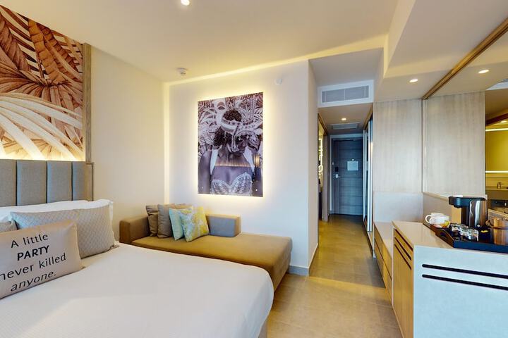 Room 49 of 235