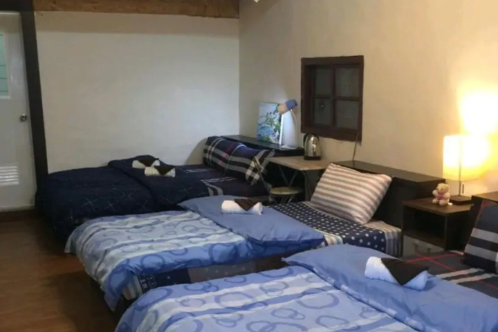 Room 5 of 15