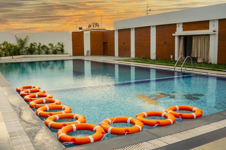 Pool 40 of 49
