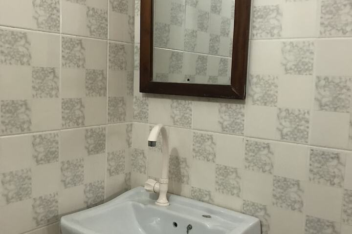Room 15 of 38