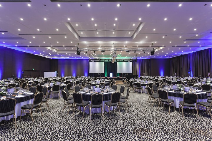 Ballroom/Hall 75 of 81