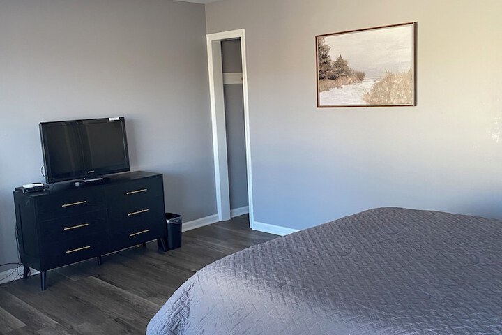 Room 2 of 7
