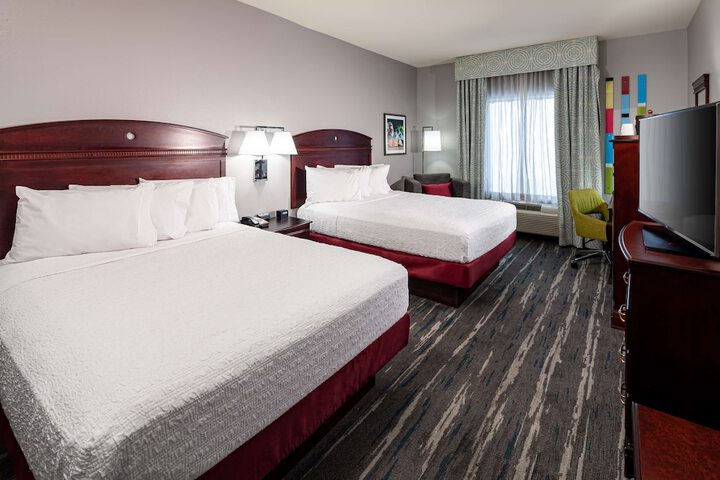 2 Queen Beds (8 of 24)