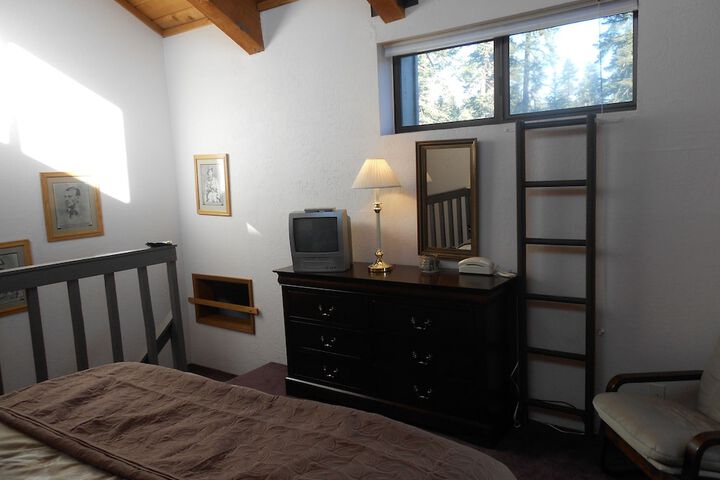 Room 17 of 104