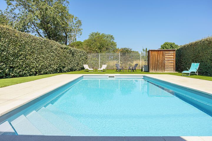 Pool 42 of 91