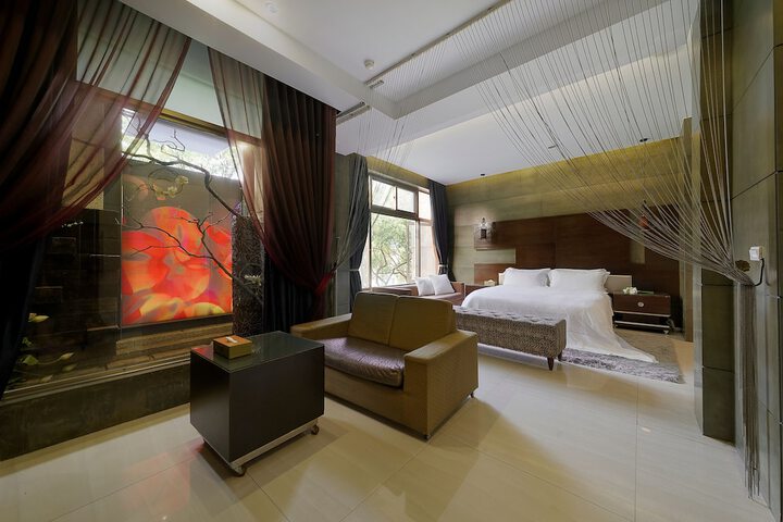 Room 18 of 40