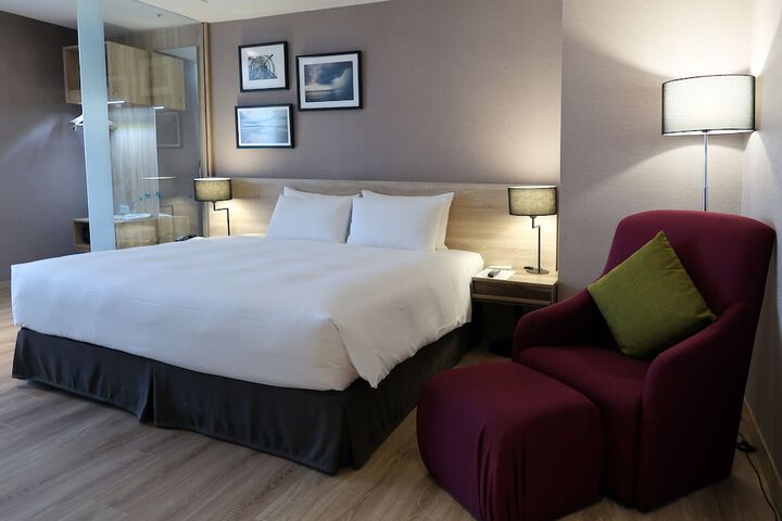 Room 34 of 63