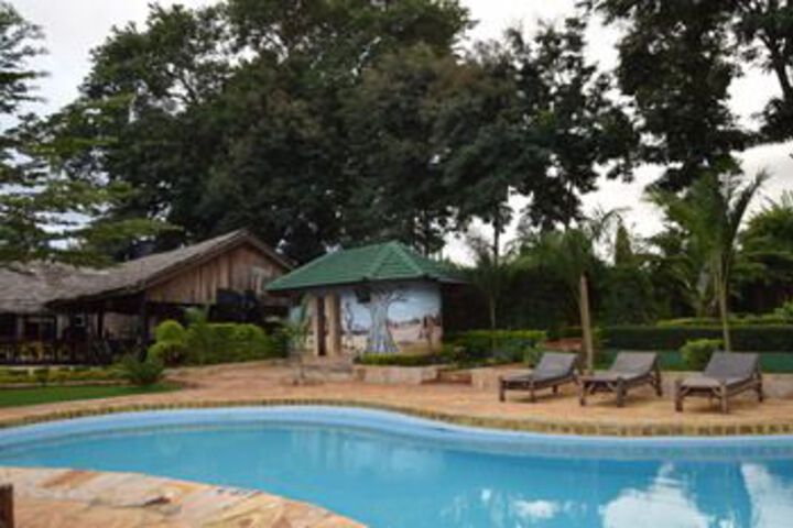 Pool 21 of 28
