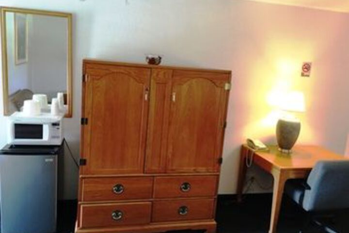 Room 33 of 52