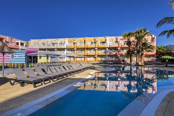 Pool Hotel