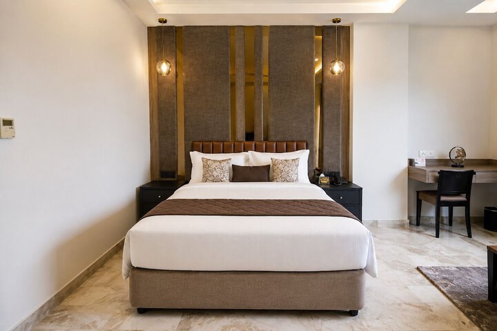 Room 11 of 75