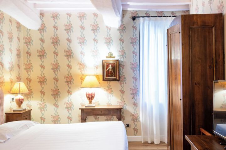 Room 9 of 53