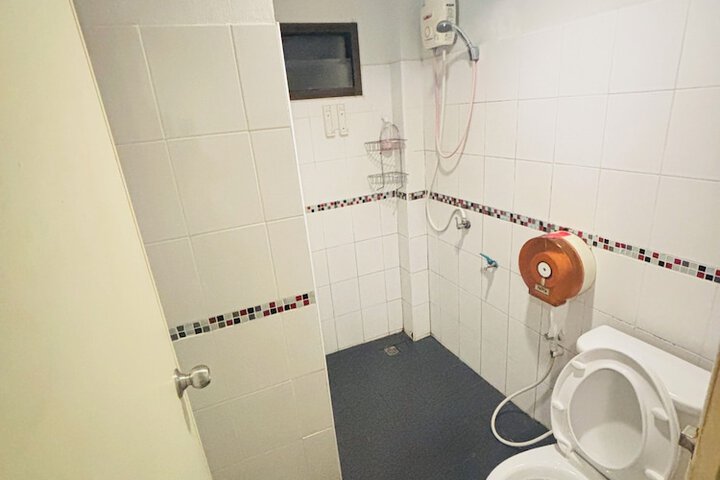 Room 18 of 24
