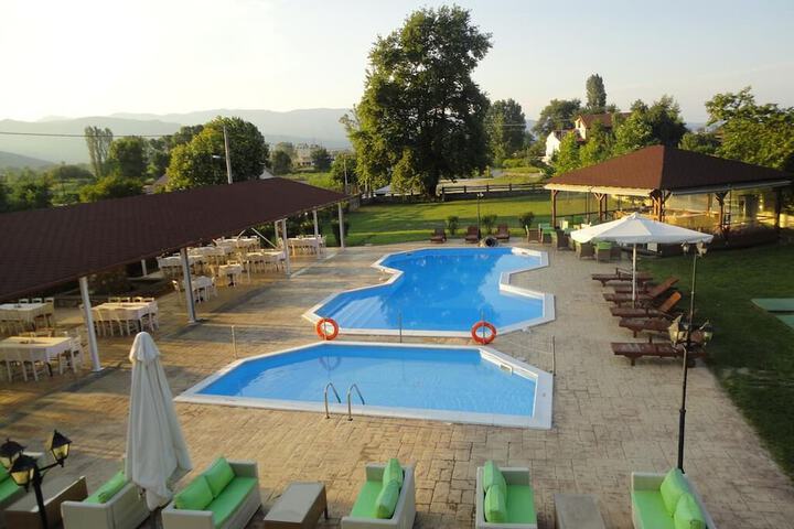 Pool 59 of 82