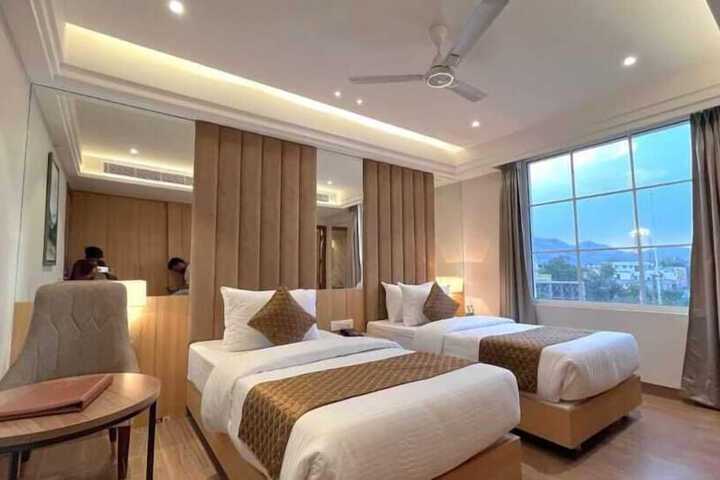 Room 11 of 24