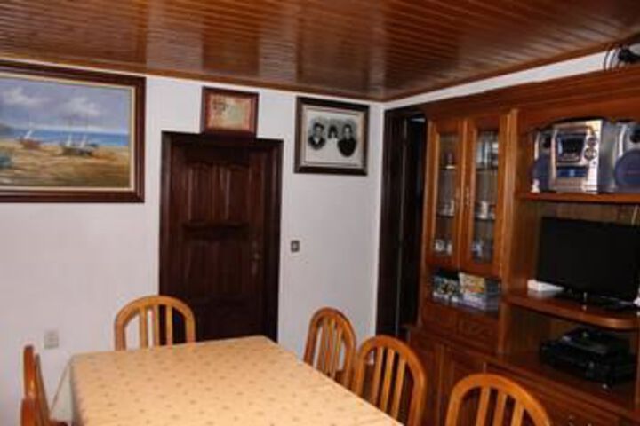 Room 10 of 14