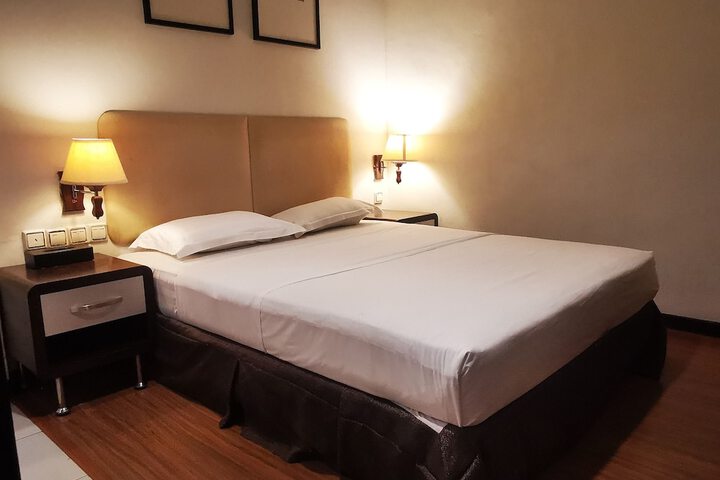 Room 17 of 28