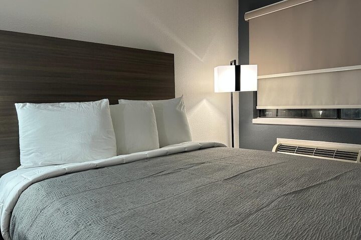 Room 5 of 24