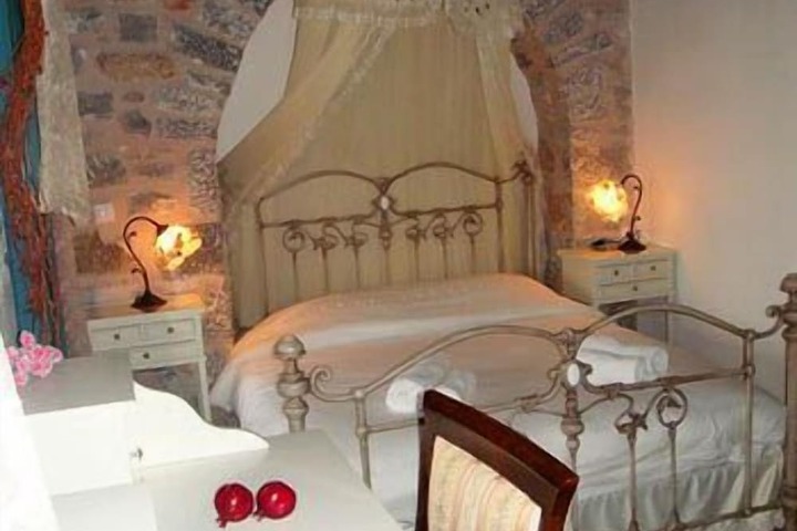Room 21 of 68