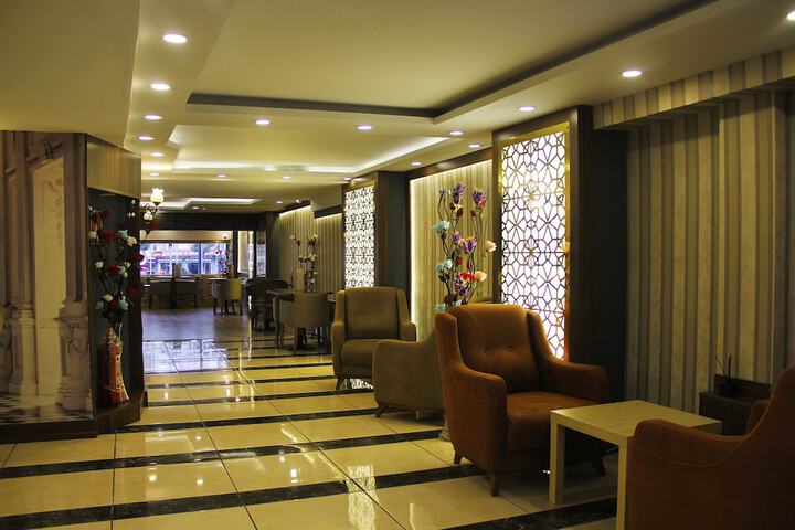 Entrance & Lobby