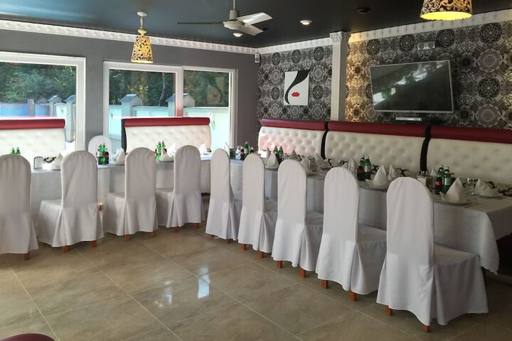 Dining 76 of 110