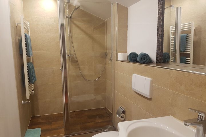 Room 16 of 29