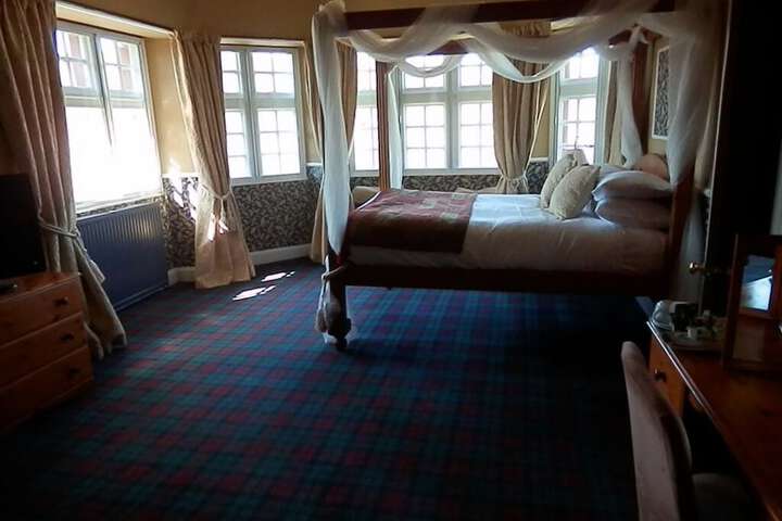 Room 5 of 24