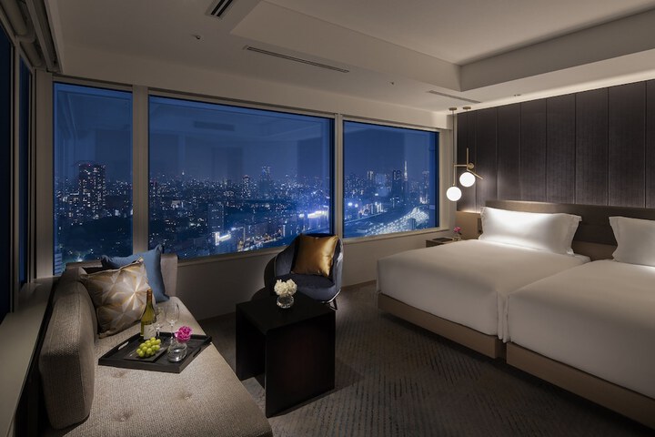 Room 8 of 196