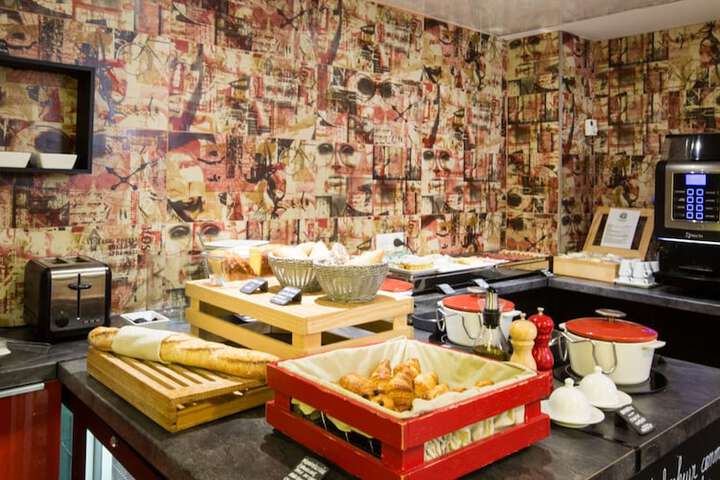 Breakfast area