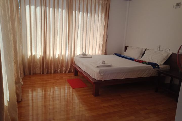 Room 3 of 20