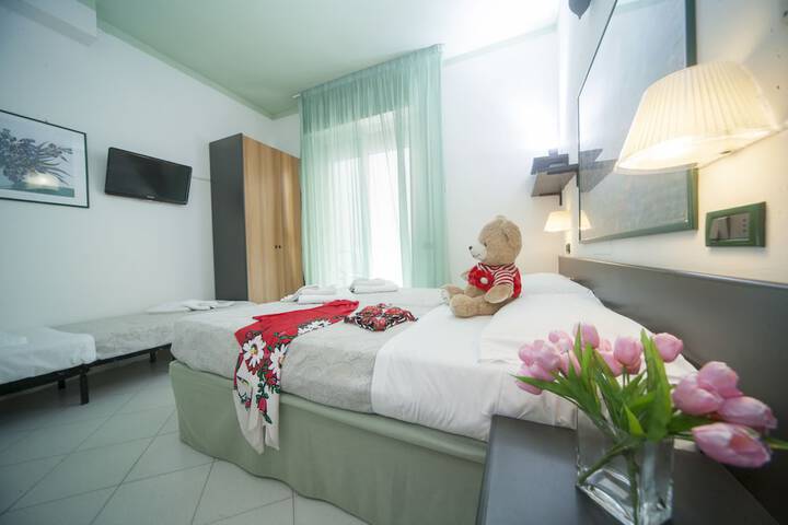 Room 14 of 40