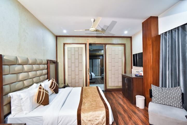 Room 12 of 61