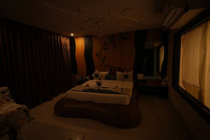 Room 4 of 34